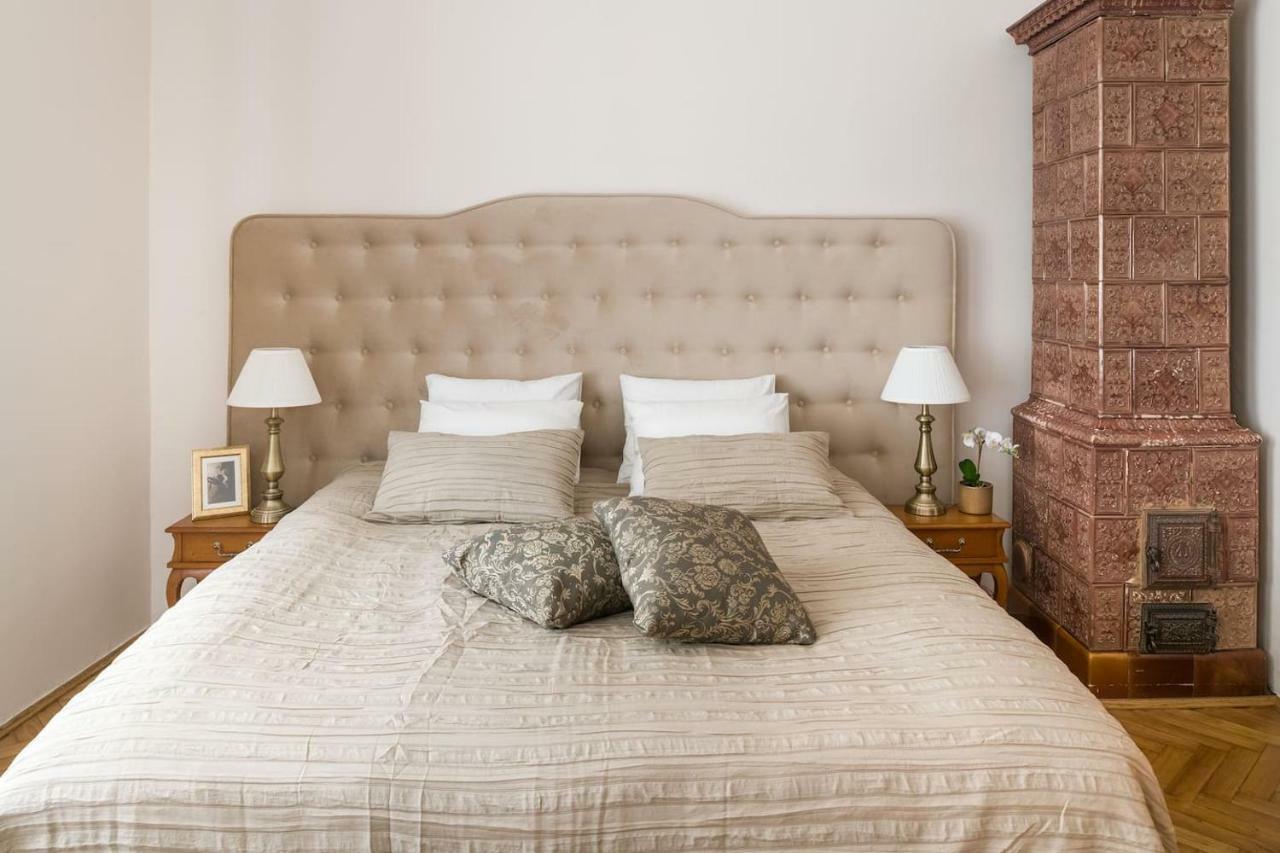 Belle Epoque Ii, Luxury 50m To Main Square Apartment